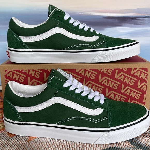 Vans Shoes - Vans WMNS Old Skool
Color Theory Greener Past
VN0005UF6QU
Sneakers